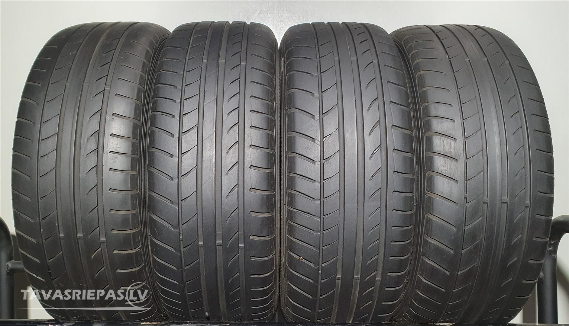 Tires Dunlop Sp Sport Maxx TT 225/60 R17