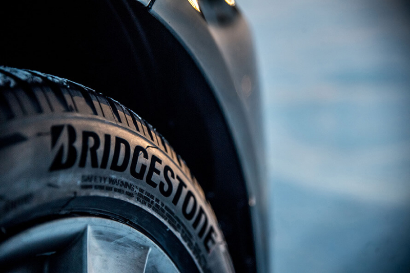 Bridgestone Blizzak LM005